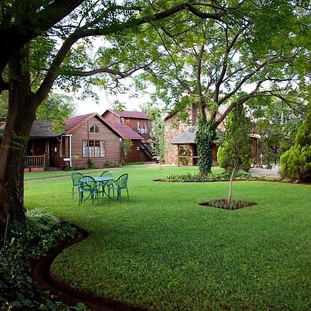 Fairhaven Guest House Klerksdorp Bagian luar foto