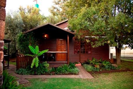 Fairhaven Guest House Klerksdorp Bagian luar foto