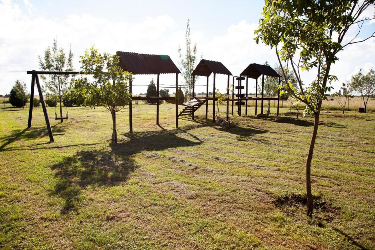 Fairhaven Guest House Klerksdorp Bagian luar foto