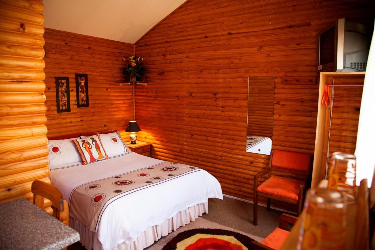Fairhaven Guest House Klerksdorp Bagian luar foto